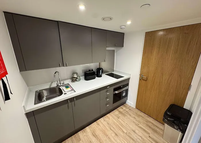 Flat Close To Queen Square - Flat 2a Apartment Bristol